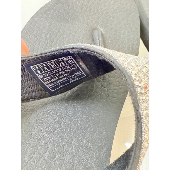 SKECHERS Yoga Foam Black & Silver Jeweled Rhinestone Flip Flop Sandals Size 10 - Picture 8 of 8